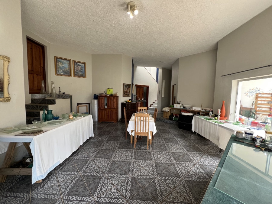 5 Bedroom Property for Sale in Wavecrest Eastern Cape